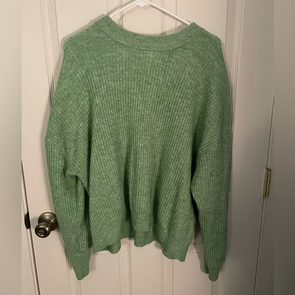 H&M Green Sweater - Never Worn